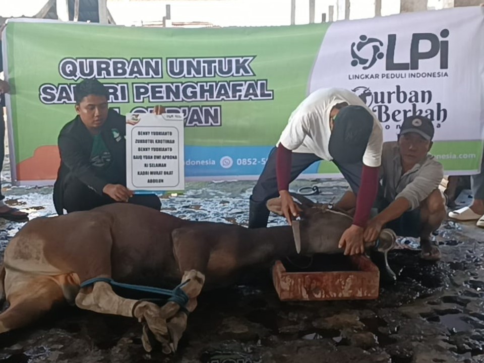 Qurban Berkah ke Pelosok Negeri Bahagiakan Para Santri
