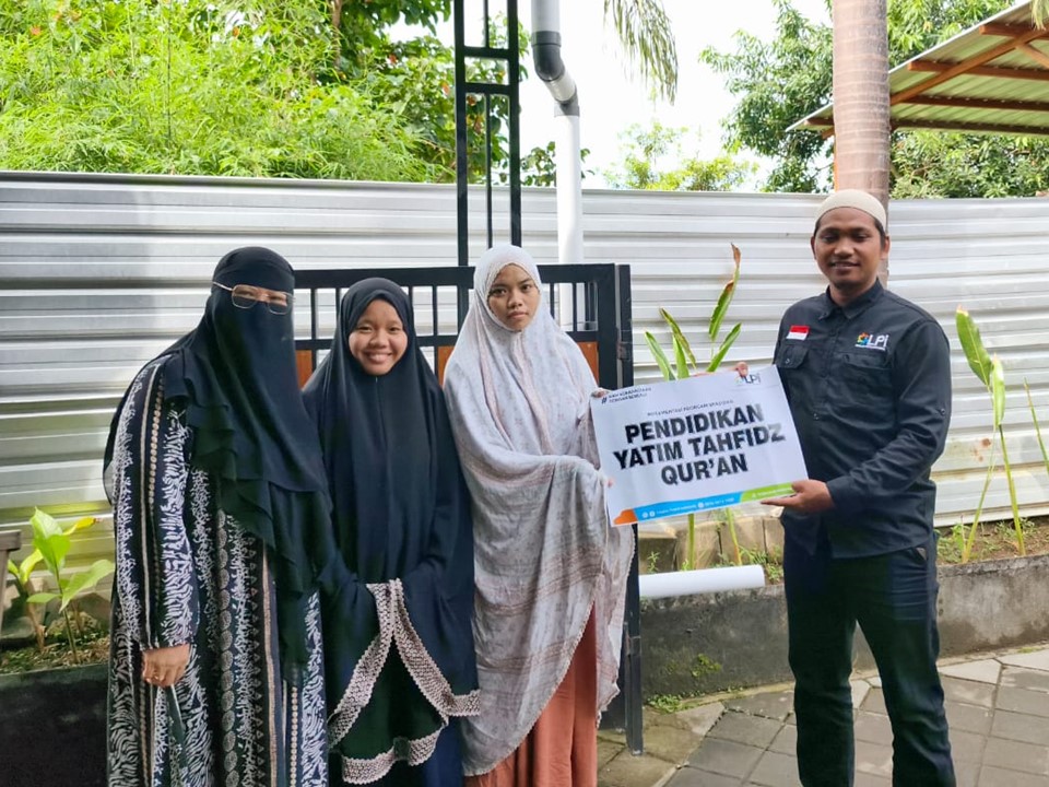 LPI Berikan Beasiswa untuk Santri Yatim Penghafal Al-Qur’an